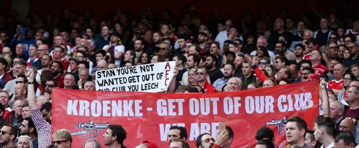 Arsenalsupportrarna: "Kroenke måste agera nu" Arsenalsupportrarna: "Kroenke måste agera nu"