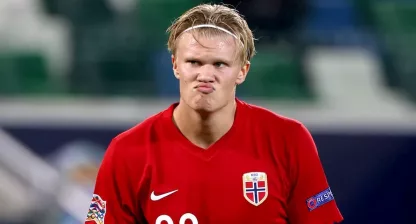 Erling Haaland har det tufft i målskyttet i Norge just nu.