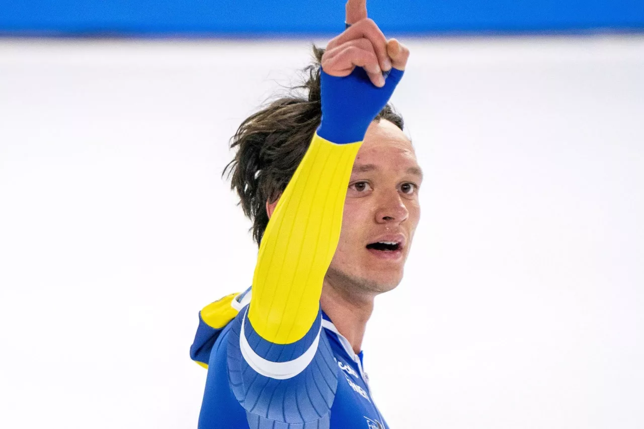 Nils Van der Poel tar världsrekord & VM-guld! – 10 000 m skidskor
