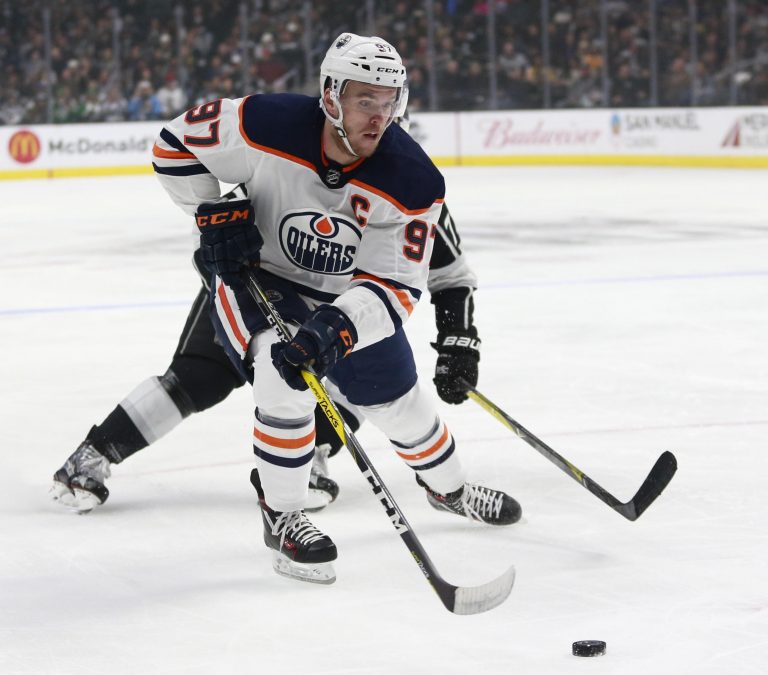 Los Angeles, California, USA. 24th Feb, 2018. Edmonton Oilers' forward Connor McDavid (97) in actions during a 2017-2018 NHL hockey game in Los Angeles, on Feb. 24, 2018. Edmonton Oilers won 4-3. Credit: Ringo Chiu/ZUMA Wire/Alamy Live News Los Angeles, California, USA. 24th Feb, 2018. Edmonton Oilers' forward Connor McDavid (97) in actions during a 2017-2018 NHL hockey game in Los Angeles, on Feb. 24, 2018. Edmonton Oilers won 4-3. Credit: Ringo Chiu/ZUMA Wire/Alamy Live News