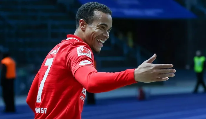 Berlin, Germany. 08th Feb, 2020. Football: Bundesliga, Hertha BSC - FSV Mainz 05, 21st matchday, Olympic Stadium. The triple goal scorer Robin Quaison from Mainz 05 cheers. Credit: Andreas Gora/dpa - IMPORTANT NOTE: In accordance with the regulations of t Mainz – Hertha Berlin, 3/5: Speltips & stream