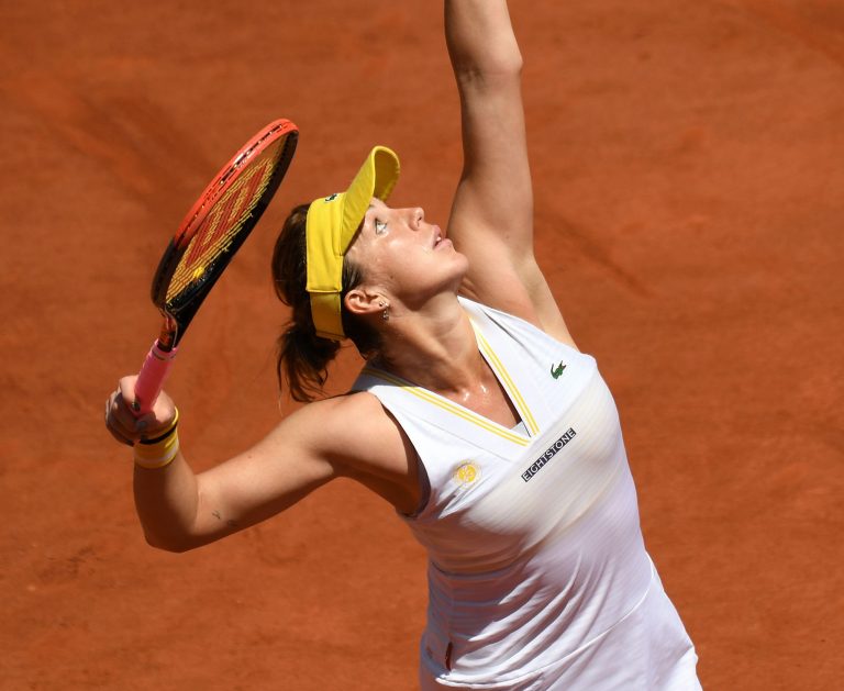 Paris, France. 06th June, 2021. Paris, Roland Garros, French Open Day 8 06/06/2021 Anastasia Pavlyuchenkova (RUS) wins fourth round match Credit: Roger Parker/Alamy Live News Paris, France. 06th June, 2021. Paris, Roland Garros, French Open Day 8 06/06/2021 Anastasia Pavlyuchenkova (RUS) wins fourth round match Credit: Roger Parker/Alamy Live News