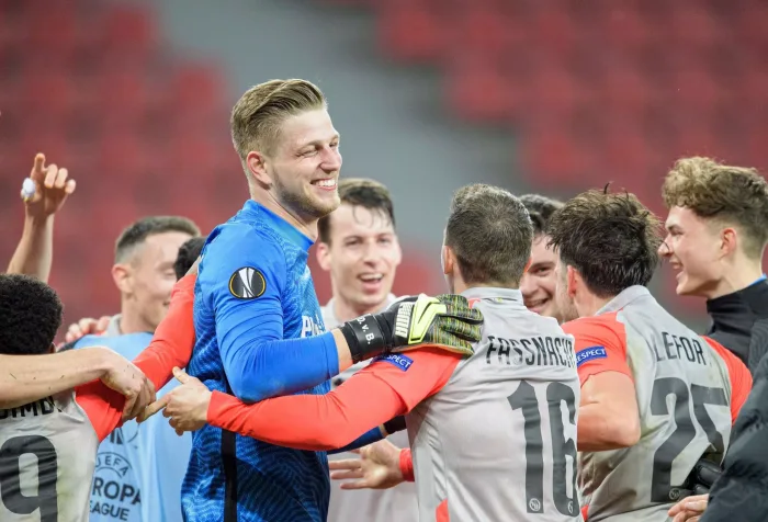 final jubilation Bern, around goalwart David VON BALLMOOS (Bern) Soccer Europa League, sixteenth finals return match, Bayer 04 Leverkusen (LEV) - Young Boys Bern 0: 2, on February 25th, 2021 in Leverkusen/Germany. A | usage worldwide Young Boys – Slovan Bratislava, 28/7: Speltips & stream