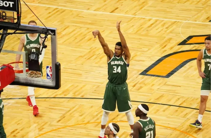 bucks Phoenix Suns och Milwaukee Bucks möts i NBA finalen