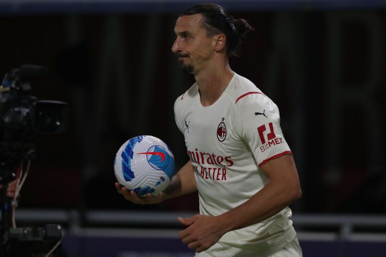 Bologna, Italy, 23rd October 2021. Zlatan Ibrahimovic of AC Milan during the Serie A match at Renato Dall'Ara, Bologna. Picture credit should read: Jonathan Moscrop / Sportimage Bologna, Italy, 23rd October 2021. Zlatan Ibrahimovic of AC Milan during the Serie A match at Renato Dall'Ara, Bologna. Picture credit should read: Jonathan Moscrop / Sportimage
