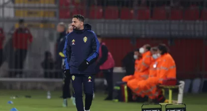 Poya Asbaghi är klar för Barnsley