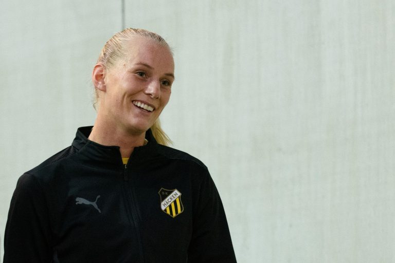 Munich, Germany. 14th Oct, 2021. Stina Blackstenius (7 BK Hacken) before the Uefa Womens Champions League match between FC Bayern Munich and BK Hacken at FC Bayern Campus, Germany. Credit: SPP Sport Press Photo. /Alamy Live News Munich, Germany. 14th Oct, 2021. Stina Blackstenius (7 BK Hacken) before the Uefa Womens Champions League match between FC Bayern Munich and BK Hacken at FC Bayern Campus, Germany. Credit: SPP Sport Press Photo. /Alamy Live News