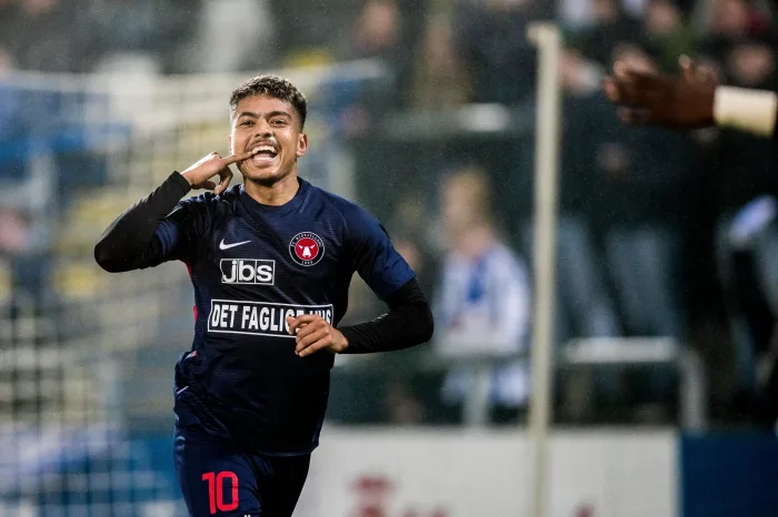 Odense, Denmark. 25th Nov, 2019. Evander (10) of FC Midtjylland scores for 0-1 during the 3F Superliga match between OB and FC Midtjylland at Nature Energy Park in Odense. (Photo Credit: Gonzales Photo/Alamy Live News Ludogorets – Midtjylland, 9/12: Speltips & stream
