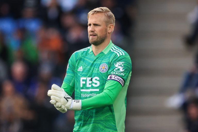 Kasper Schmeichel #1 of Leicester City during the game in , on 12/12/2021. (Photo by Mark Cosgrove/News Images/Sipa USA) Kasper Schmeichel #1 of Leicester City during the game in , on 12/12/2021. (Photo by Mark Cosgrove/News Images/Sipa USA)