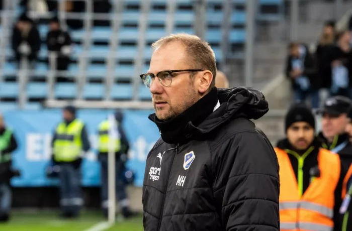 Malmoe, Sweden. 04th Dec, 2021. Head coach Magnus Haglund of Halmstad BK seen during the Allsvenskan match between Malmoe FF and Halmstad at Eleda Stadion in Malmoe. (Photo Credit: Gonzales Photo/Alamy Live News Halmstad Brage speltips stream