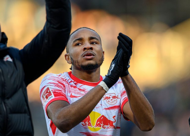 Christopher NKUNKU (L) claps, clapping, gesture, gesture, soccer 1st Bundesliga, 24th matchday, VfL Bochum (BO) - RB Leipzig (L) 0: 1, on February 27th, 2022 in Bochum/Germany. #DFL regulations prohibit any use of photographs as image sequences and/or qua Christopher NKUNKU (L) claps, clapping, gesture, gesture, soccer 1st Bundesliga, 24th matchday, VfL Bochum (BO) - RB Leipzig (L) 0: 1, on February 27th, 2022 in Bochum/Germany. #DFL regulations prohibit any use of photographs as image sequences and/or qua