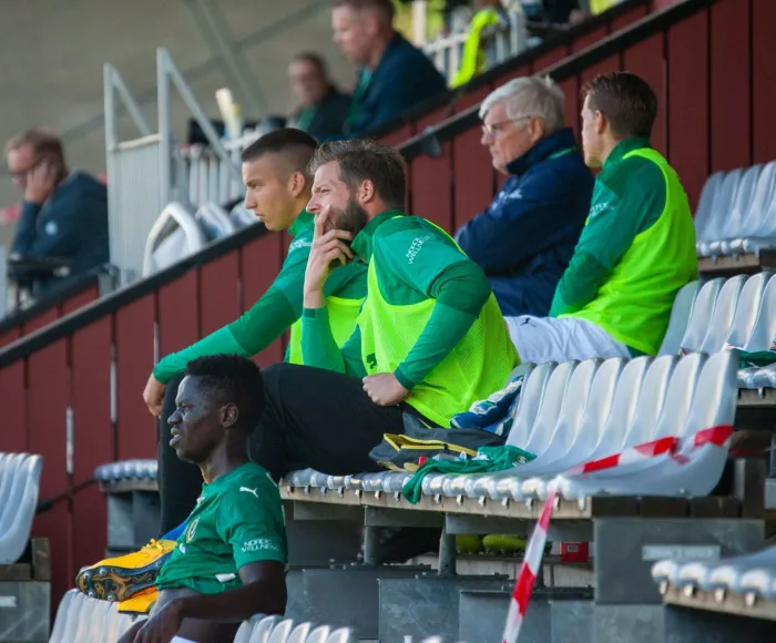 2020-07-11 | Jonkoping, Sverige: Jonkopings malvakt (1) Frank Petersson funderar pa laktaren under matchen i Superettan mellan Jonkopings Sodra och De BP J-Södra speltips stream