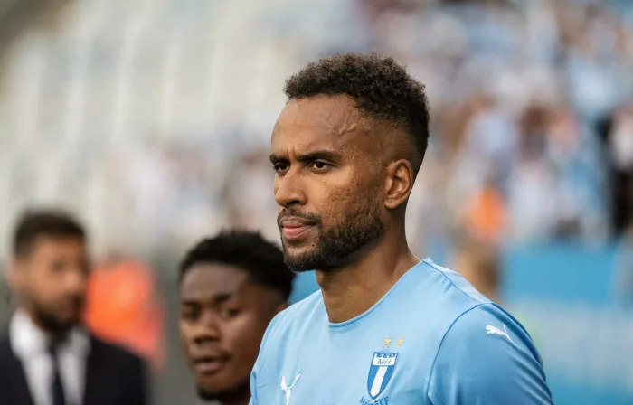 Malmoe, Sweden. 27th June, 2022. Isaac Thelin of Malmoe FF enters the pitch for the Allsvenskan match between Malmoe FF and Helsingborg at Eleda Stadion in Malmoe. (Photo Credit: Gonzales Photo/Alamy Live News Malmö Braga speltips stream
