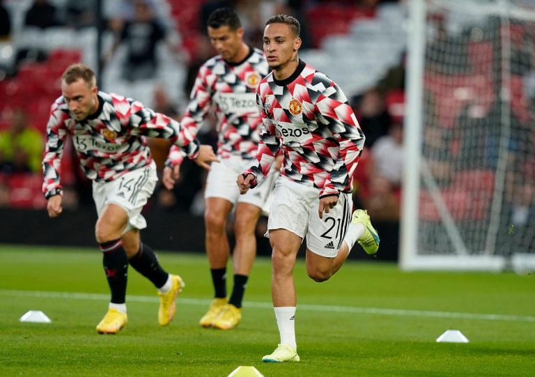 Manchester, England, 8th September 2022. Antony of Manchester United warms up before the UEFA Europa League match at Old Trafford, Manchester. Picture credit should read: Andrew Yates / Sportimage Manchester, England, 8th September 2022. Antony of Manchester United warms up before the UEFA Europa League match at Old Trafford, Manchester. Picture credit should read: Andrew Yates / Sportimage