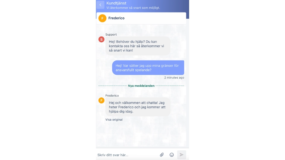 Support via livechatt hos LuckyMe Slots för hjälp med spelgränser och frågor.
