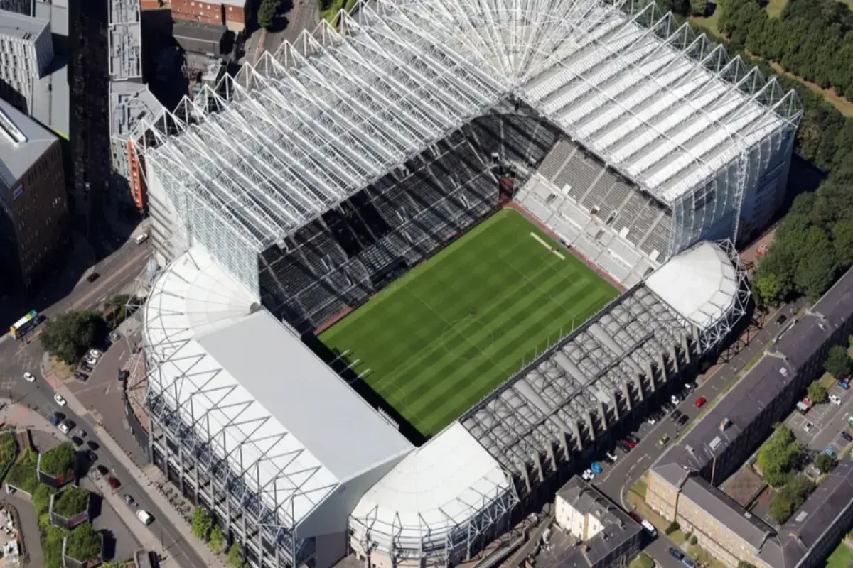 Flygfoto över St. James' Park fotbollsstadion i Newcastle.